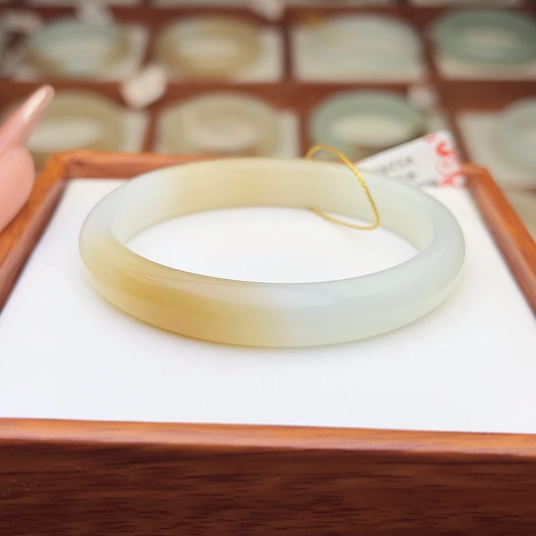 和田玉未镶嵌手镯51.6