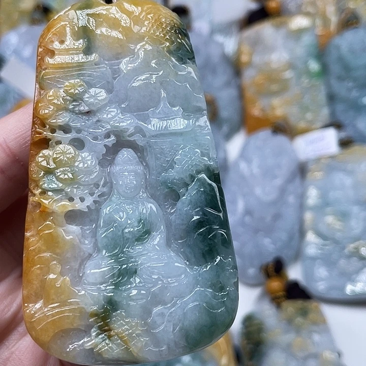 赤***。翡翠未镶嵌颈饰天然