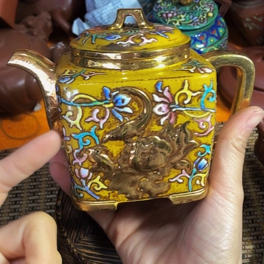 紫砂茶壶L****原矿泥料手工制作的一把紫砂壶。