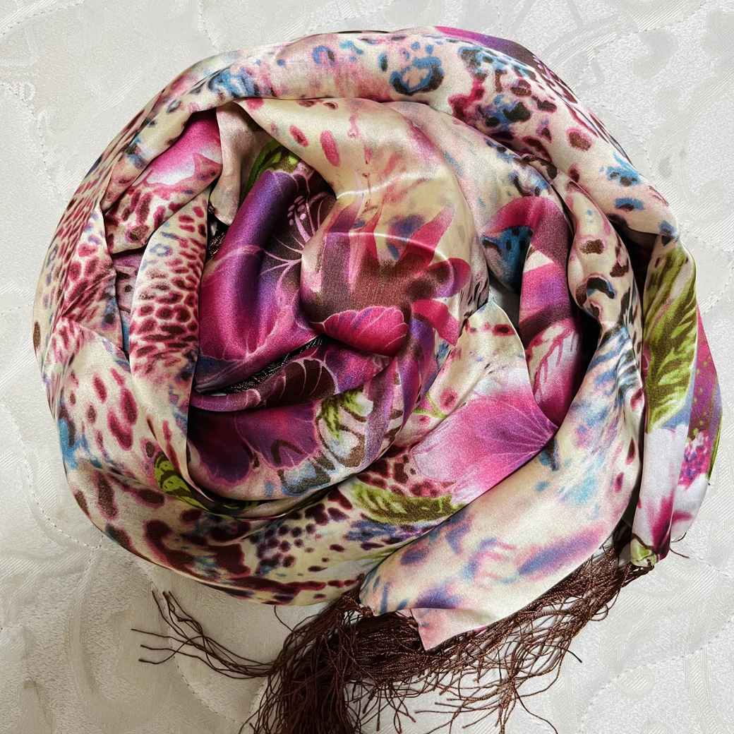 杭州丝绸100%桑蚕丝丝巾长款真丝围巾外搭披肩送长辈礼物妈妈轻奢