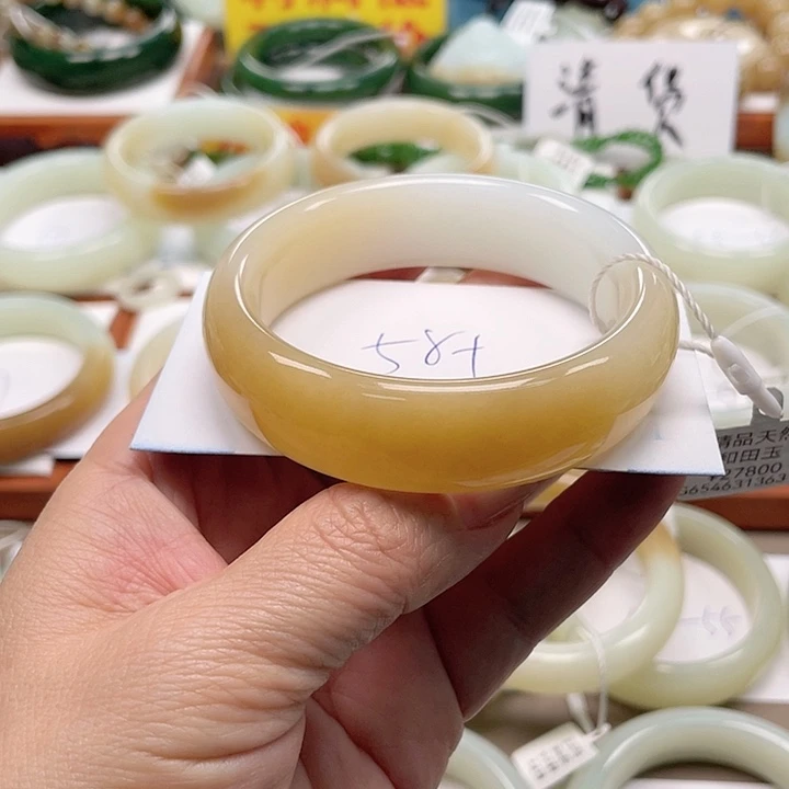 未镶嵌手镯和田玉