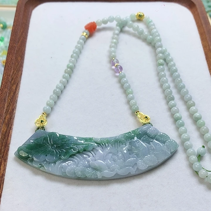 翡翠颈饰未镶嵌吊坠