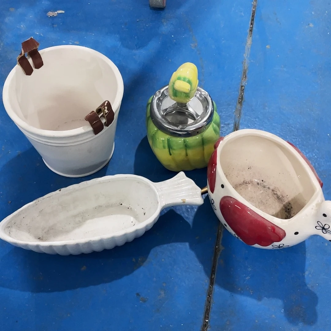 摆件劈* 磕碰。 封釉。