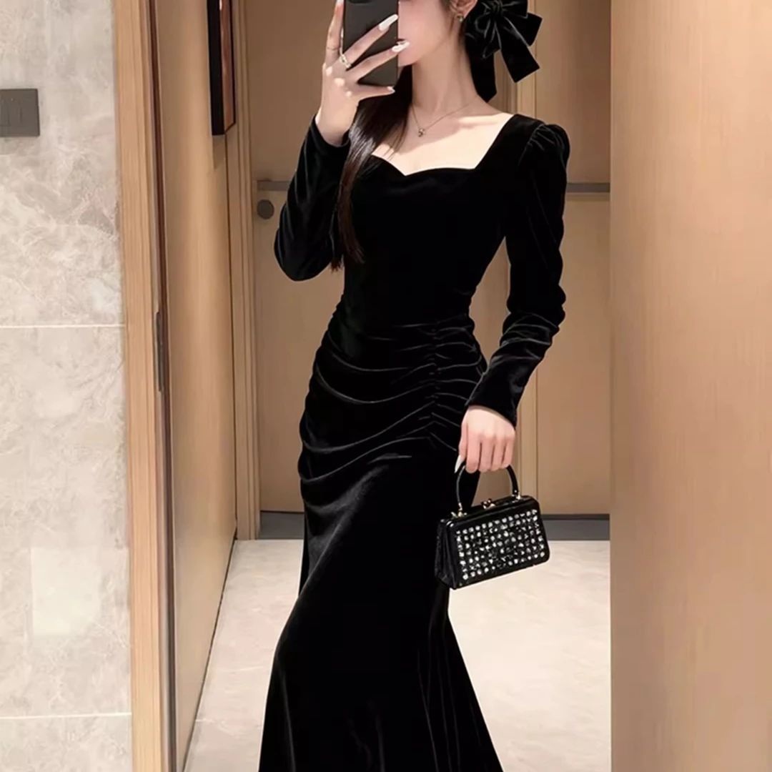 黑色丝绒连衣裙女2025秋冬新款长袖收腰显瘦高级感御姐风气质长裙