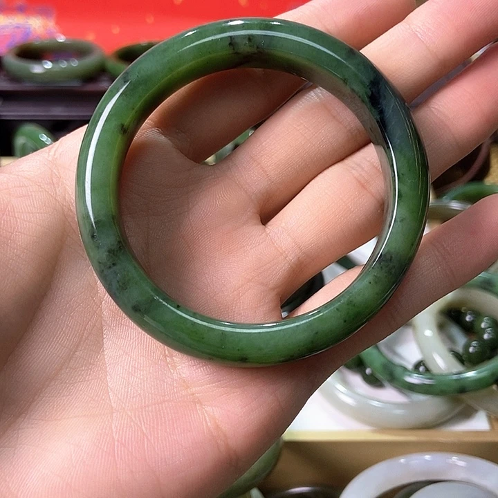 未镶嵌手镯和田玉（碧玉）