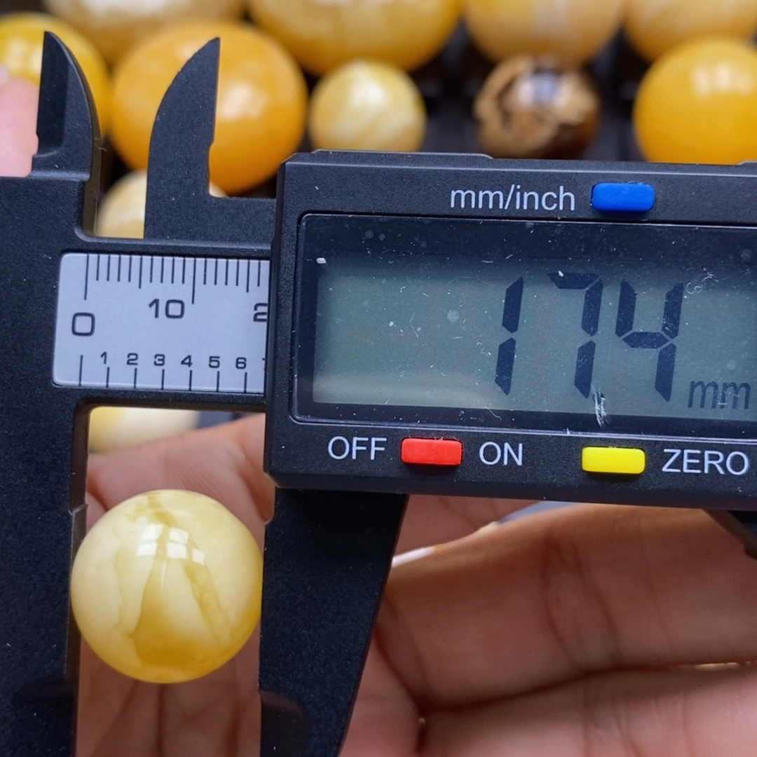 蜜蜡未镶嵌珠宝奇石