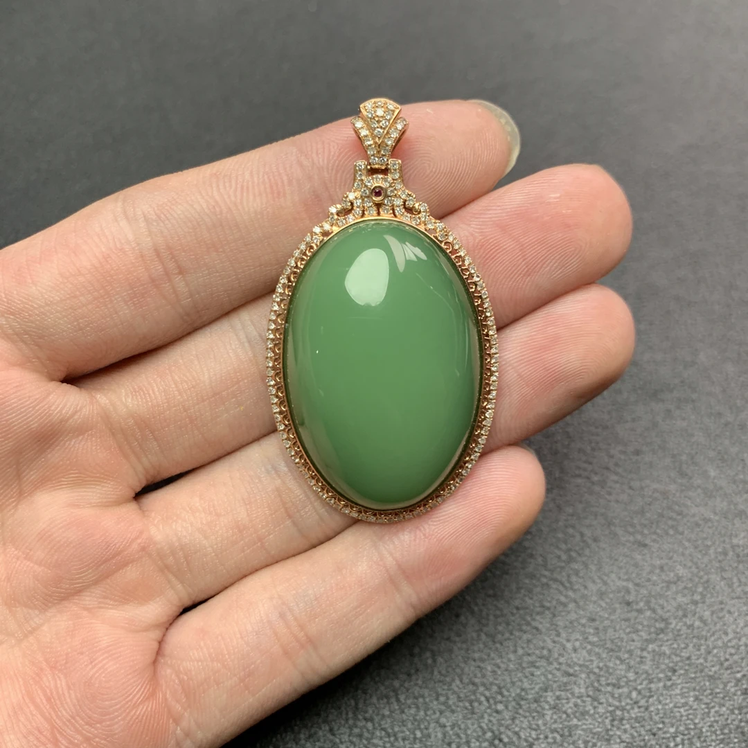 和田玉俄碧碧玉粉绿蛋面 33.4x22.6x9.6 CJ204