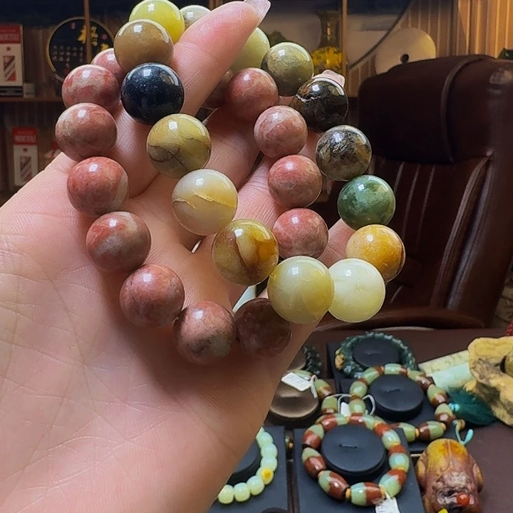 蛇纹石玉手串未镶嵌微瑕