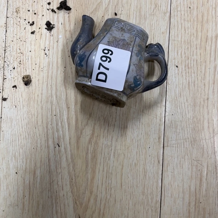 萝***兔陶瓷制品瑕疵处理