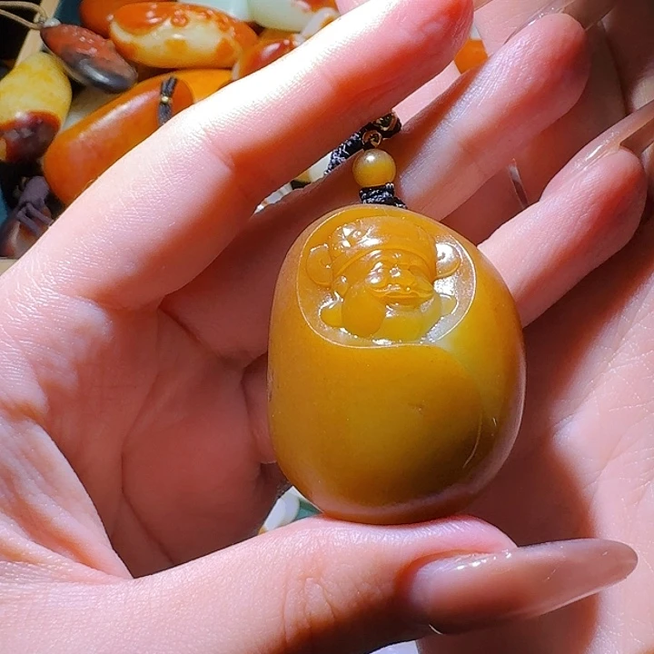 和田玉挂件未镶嵌东****包