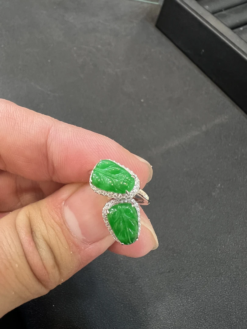 天然翡翠树叶耳包18k