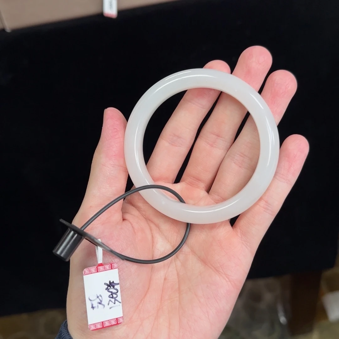 和田玉未镶嵌手镯58