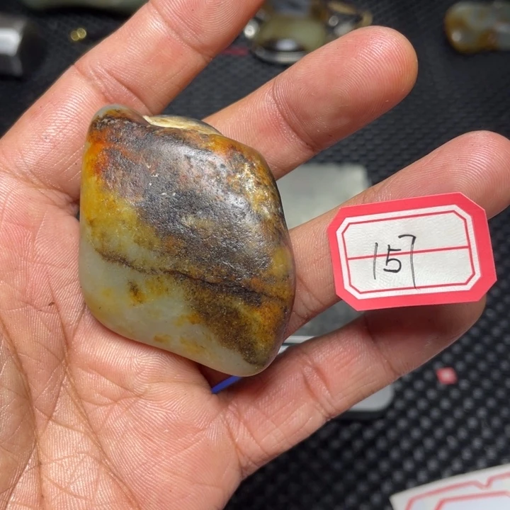 颈饰足铂镶嵌和田玉朝**月157
