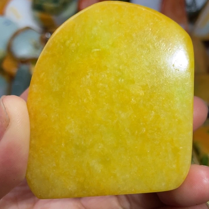 翡翠未镶嵌颈饰缅甸