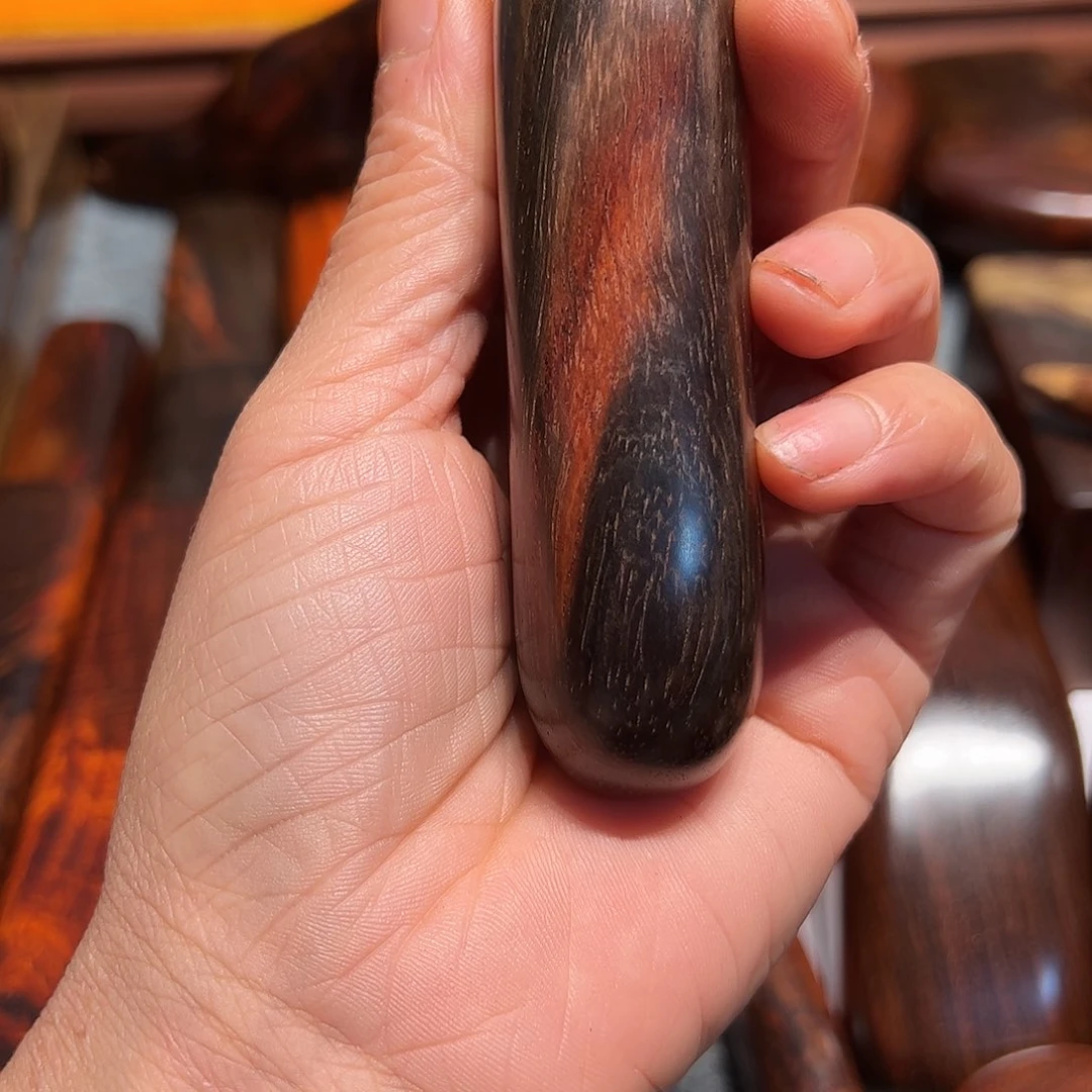 交趾黄檀（大红酸枝）运****彭