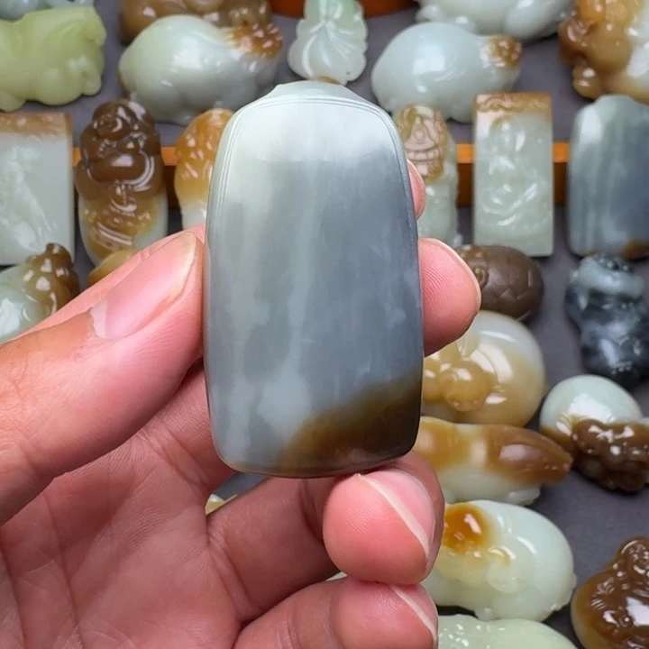 和田玉（糖玉）颈饰未镶嵌莫*华