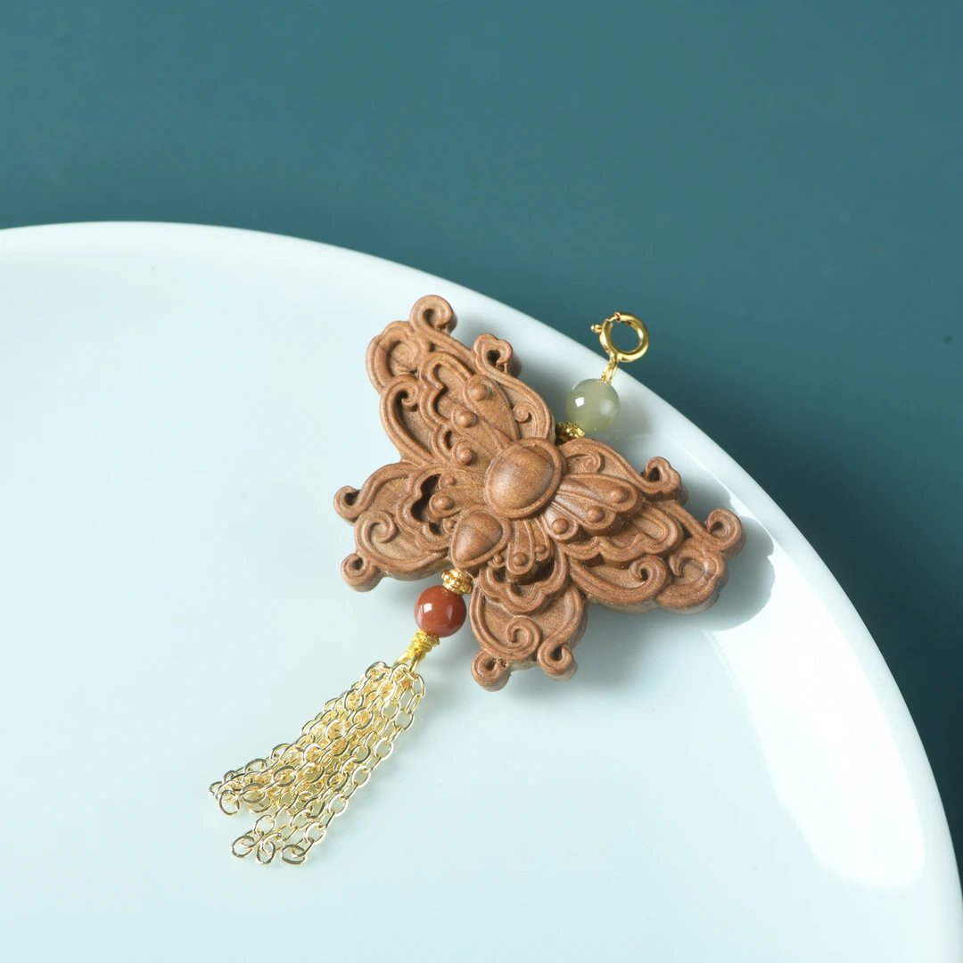 印度老山檀香精雕古蝶吊坠