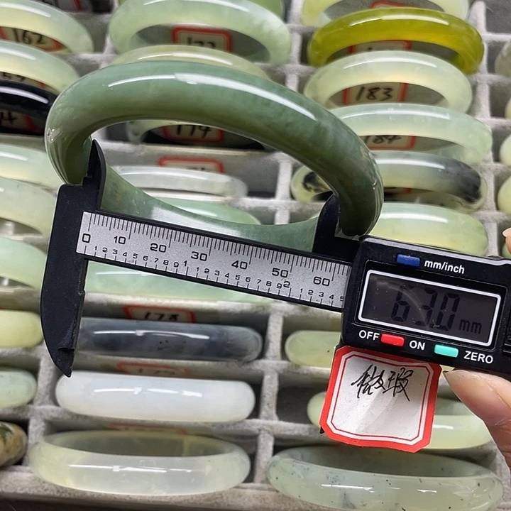 未镶嵌蛇纹石玉手镯191
