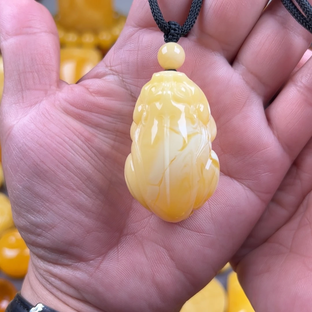 琥珀颈饰未镶嵌纯天然蜜蜡