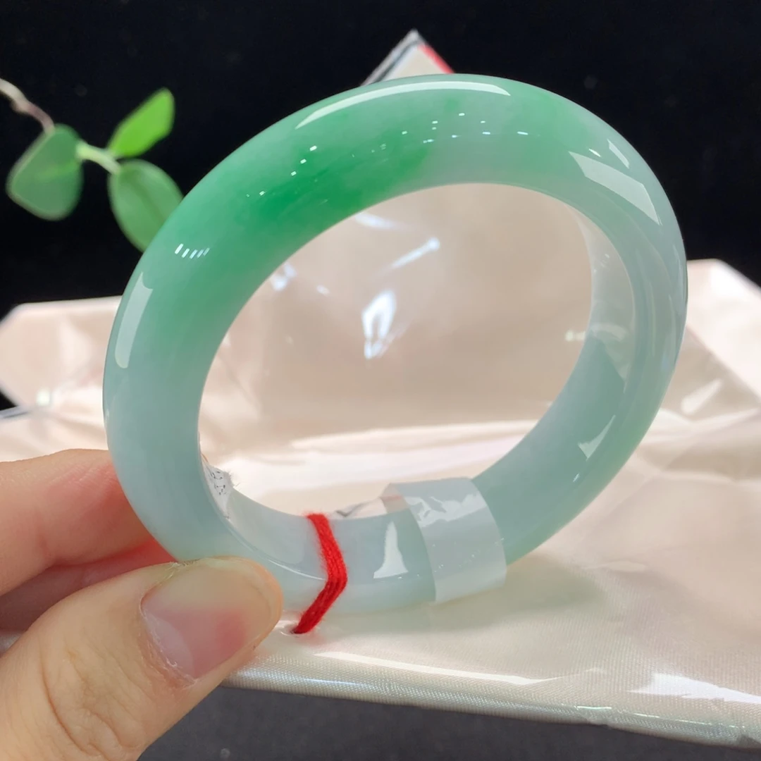 翡翠未镶嵌手镯0193