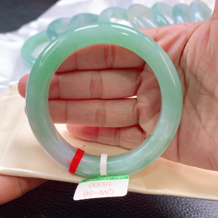 翡翠手镯未镶嵌5657565757