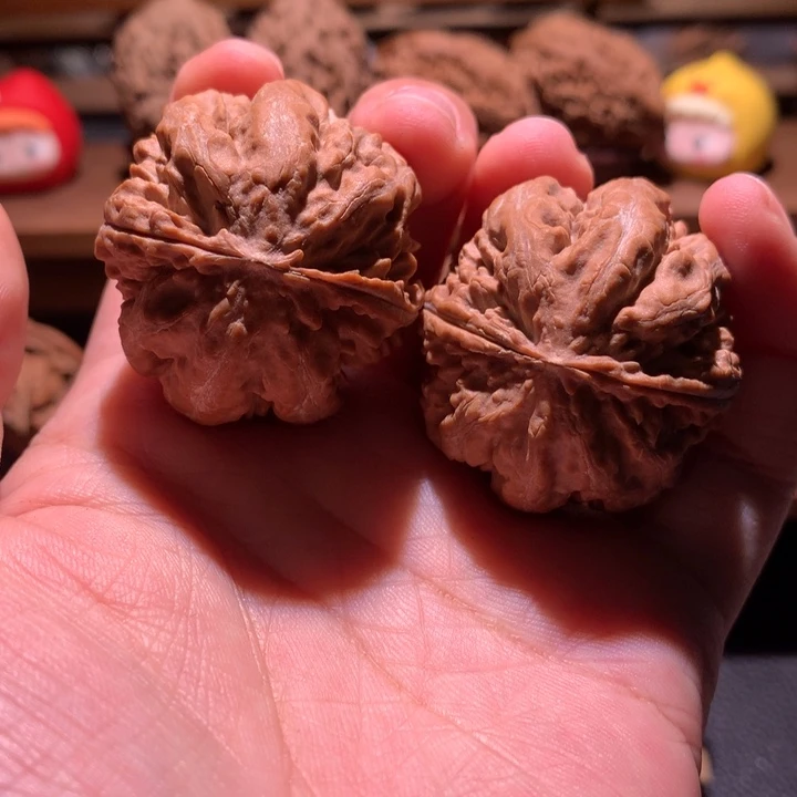 一***葱文玩核桃吊坠楸玥核88