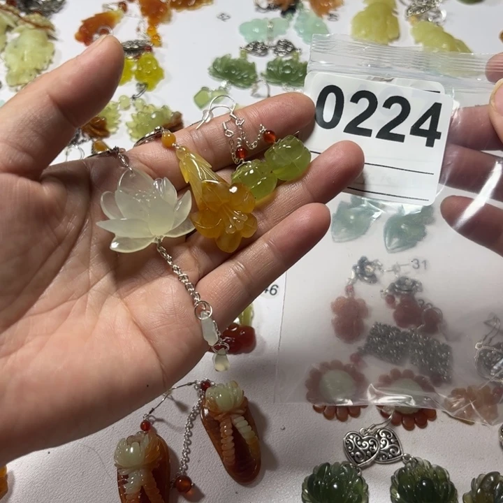 山***事蛇纹石玉合金耳饰