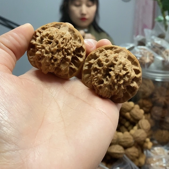 把件文玩核桃44红皮乾隆纹