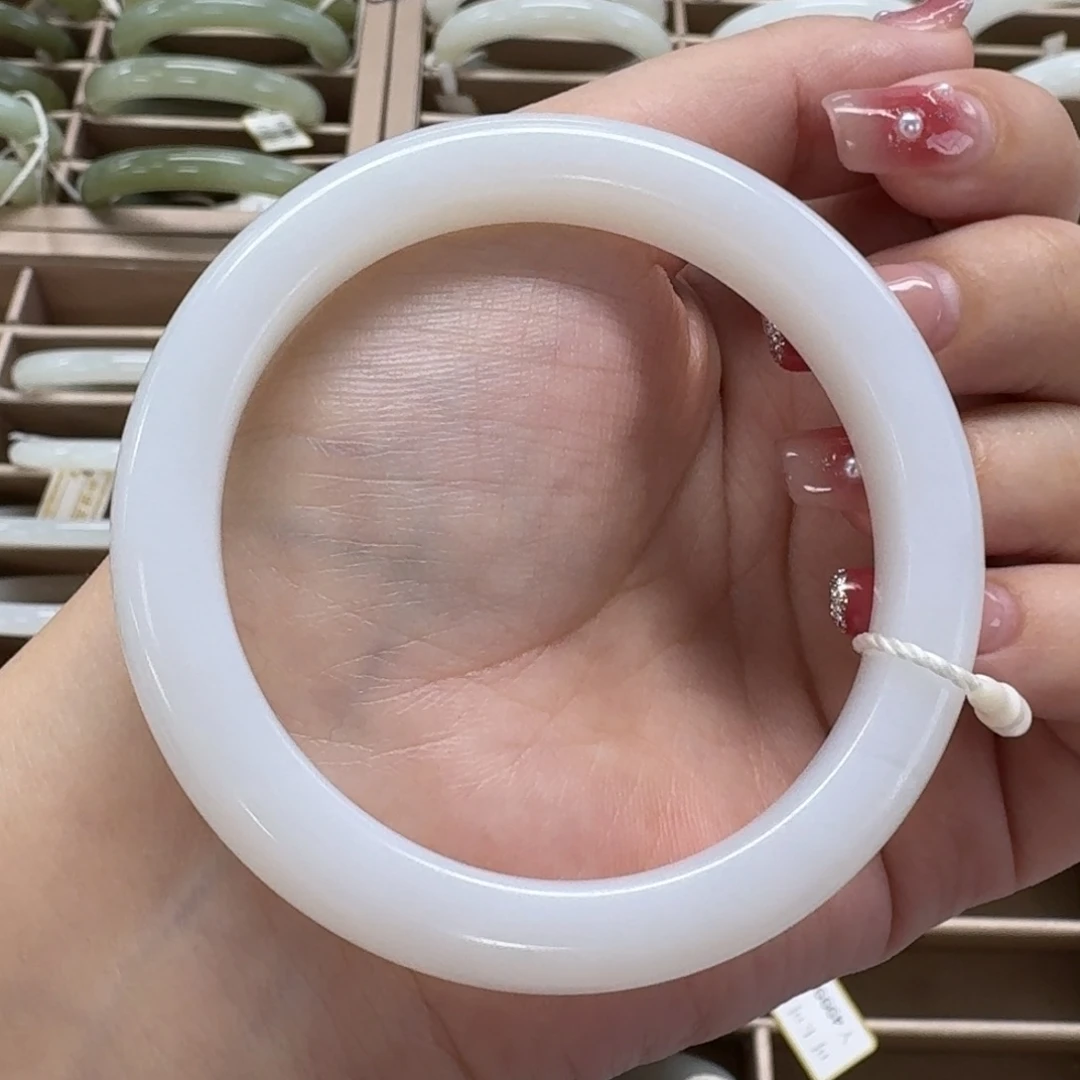 和田玉手镯未镶嵌l****e