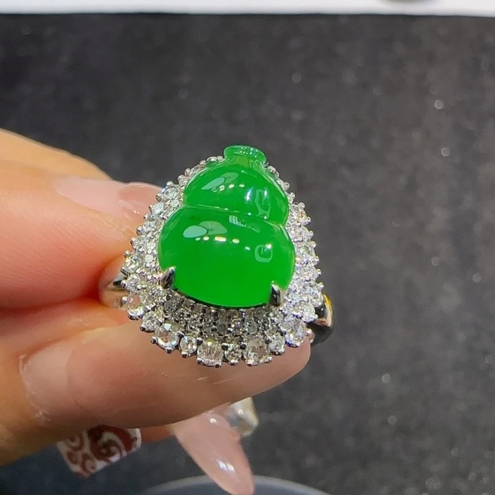 翡翠戒指18K金镶嵌葫芦