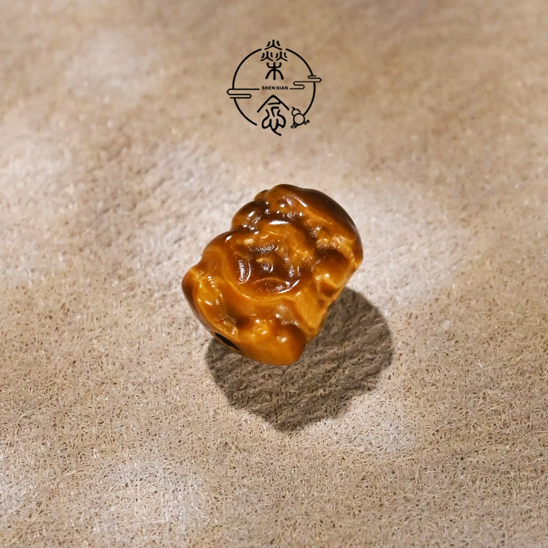 7.5MM天然黄虎眼石雕刻吞金兽貔貅单株手串DIY文玩配饰顶珠背云