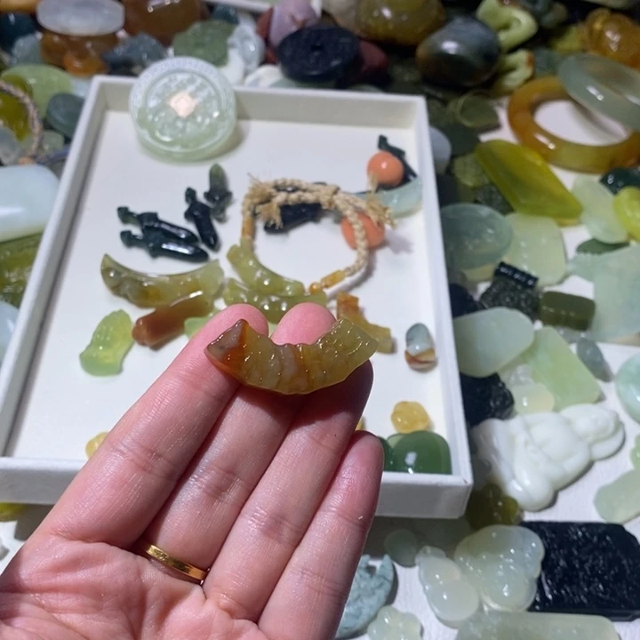 蛇纹石玉合金颈饰