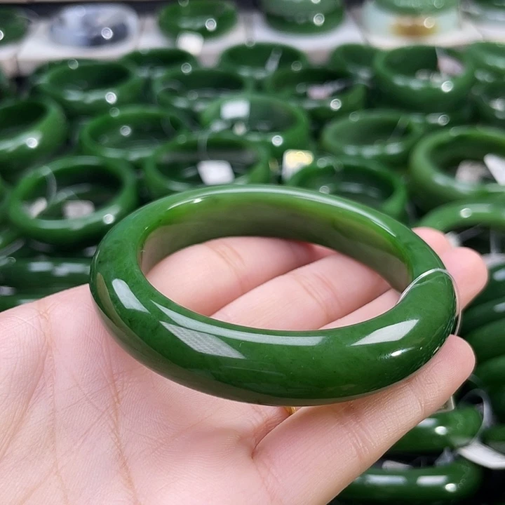 未镶嵌手镯和田玉（碧玉）