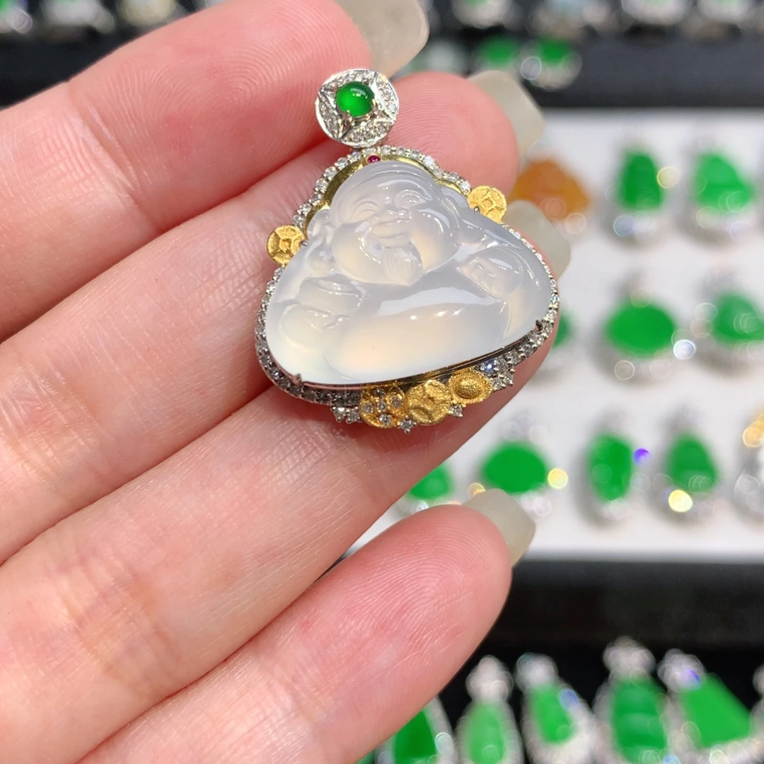 翡翠18K金镶嵌颈饰