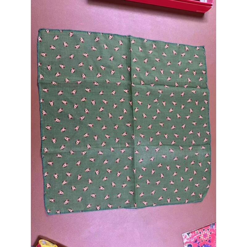 N005 绿色蜗牛  围巾方巾50*50左右 W 3