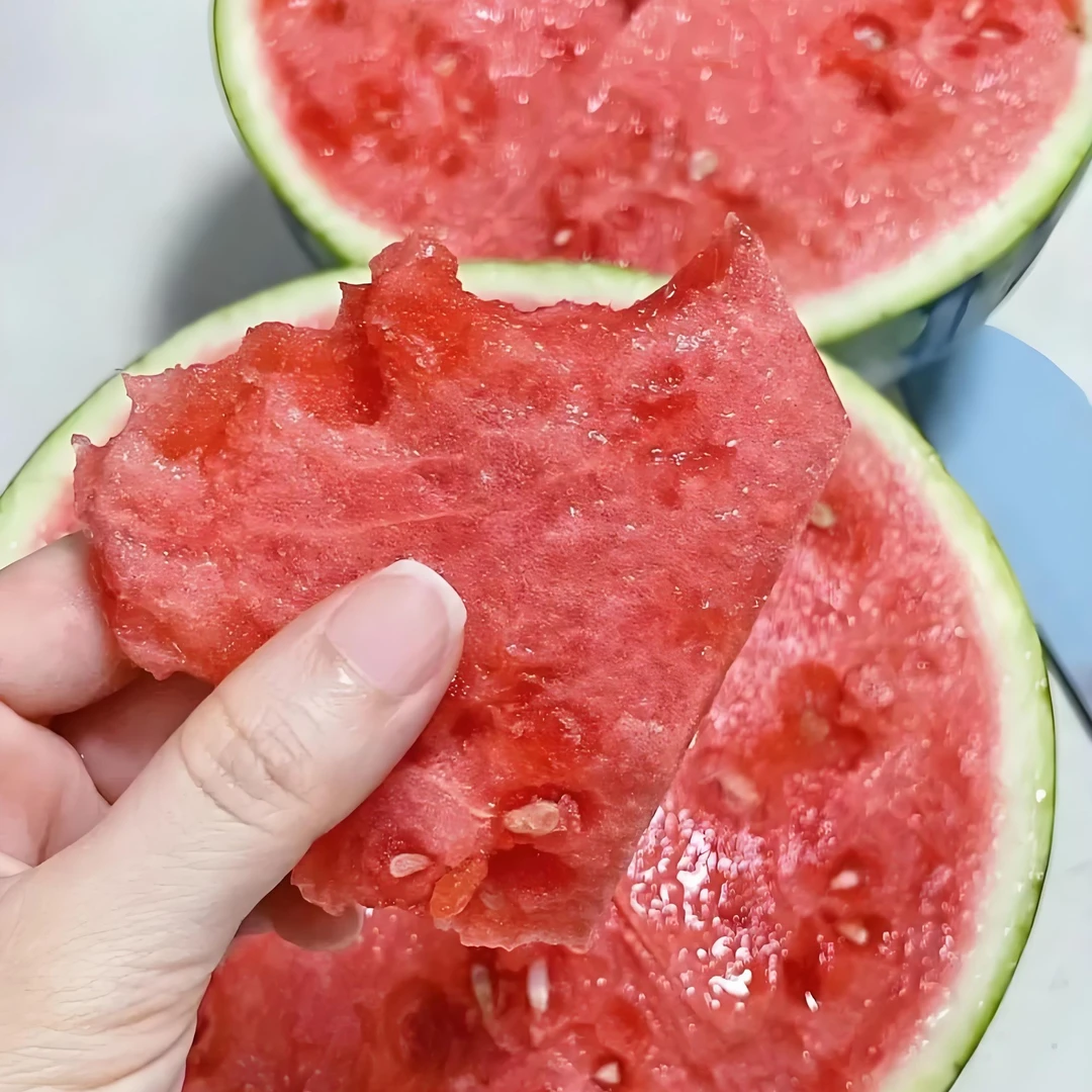 「小刘优选」江苏东台甘美4K西瓜当季新鲜水果1颗4-9斤顺丰包邮