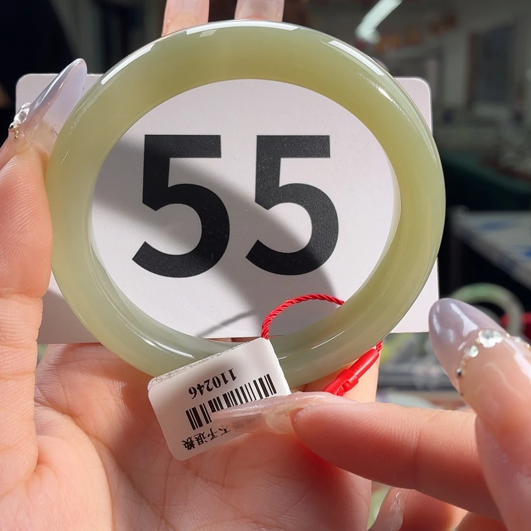 和田玉手镯未镶嵌纹