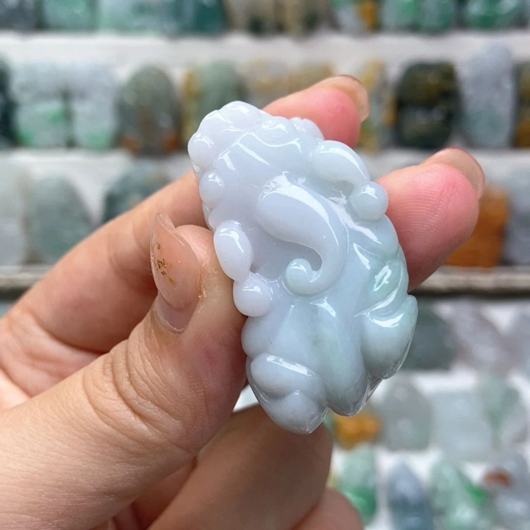 翡翠未镶嵌吊坠(赠链)口含珠