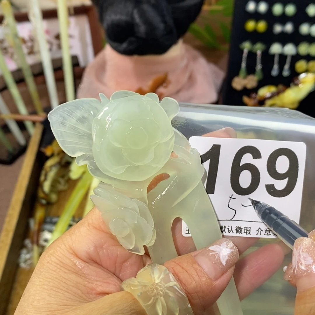 蛇纹石玉未镶嵌玉簪亭