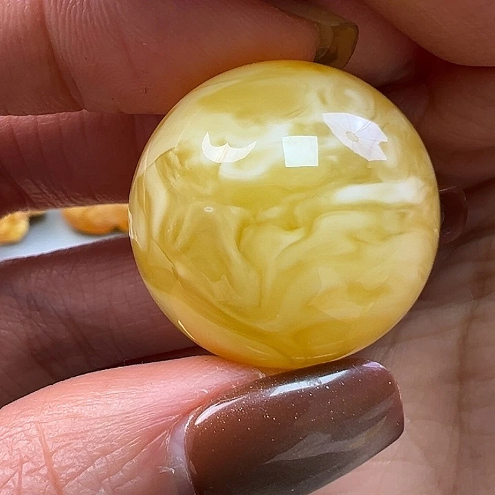 蜜蜡未镶嵌珠宝奇石