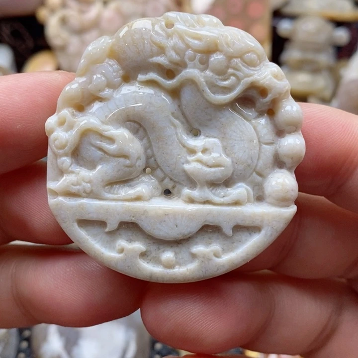 硅化珊瑚（珊瑚玉）颈饰未镶嵌