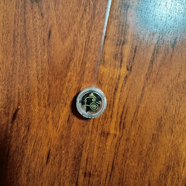 维拉贴霸霸金文摆件