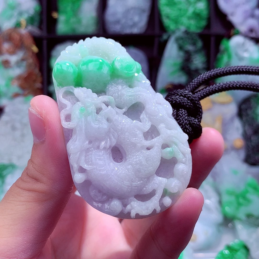 翡翠未镶嵌颈饰挂件