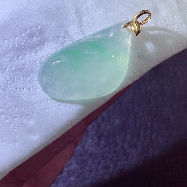 翡翠18K金镶嵌颈饰翡翠