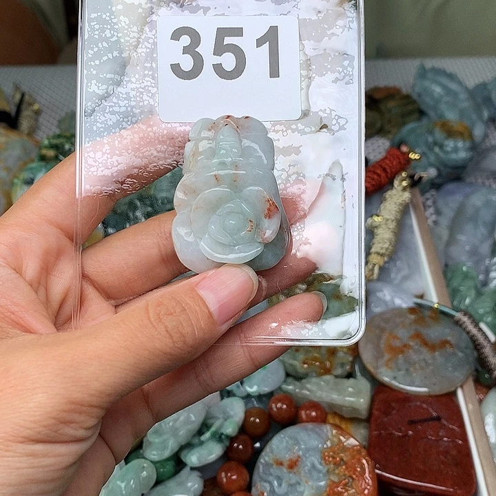 翡翠未镶嵌颈饰专****年翡翠