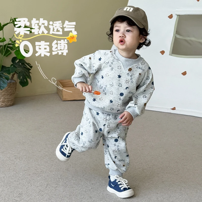 儿童时尚套装2025新款秋季男童星球印花卫衣洋气韩版卫裤两件套潮