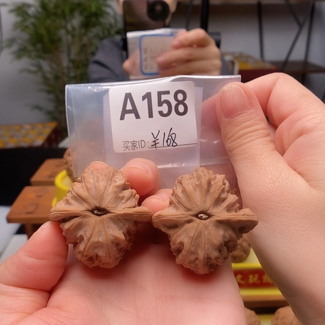 文玩核桃吊坠马老四37