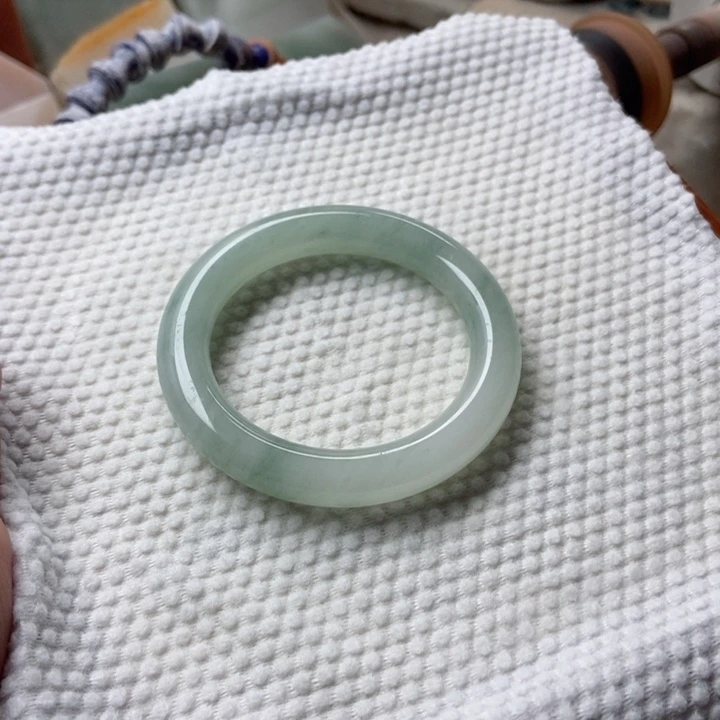 石英质玉手镯未镶嵌绵*.