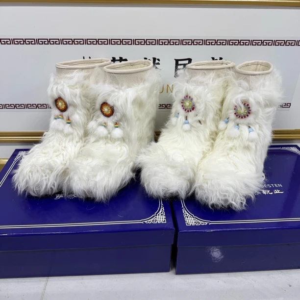 208-118女士冬季白色羊羔毛雪地靴羊毛内里防滑底潮流太阳花