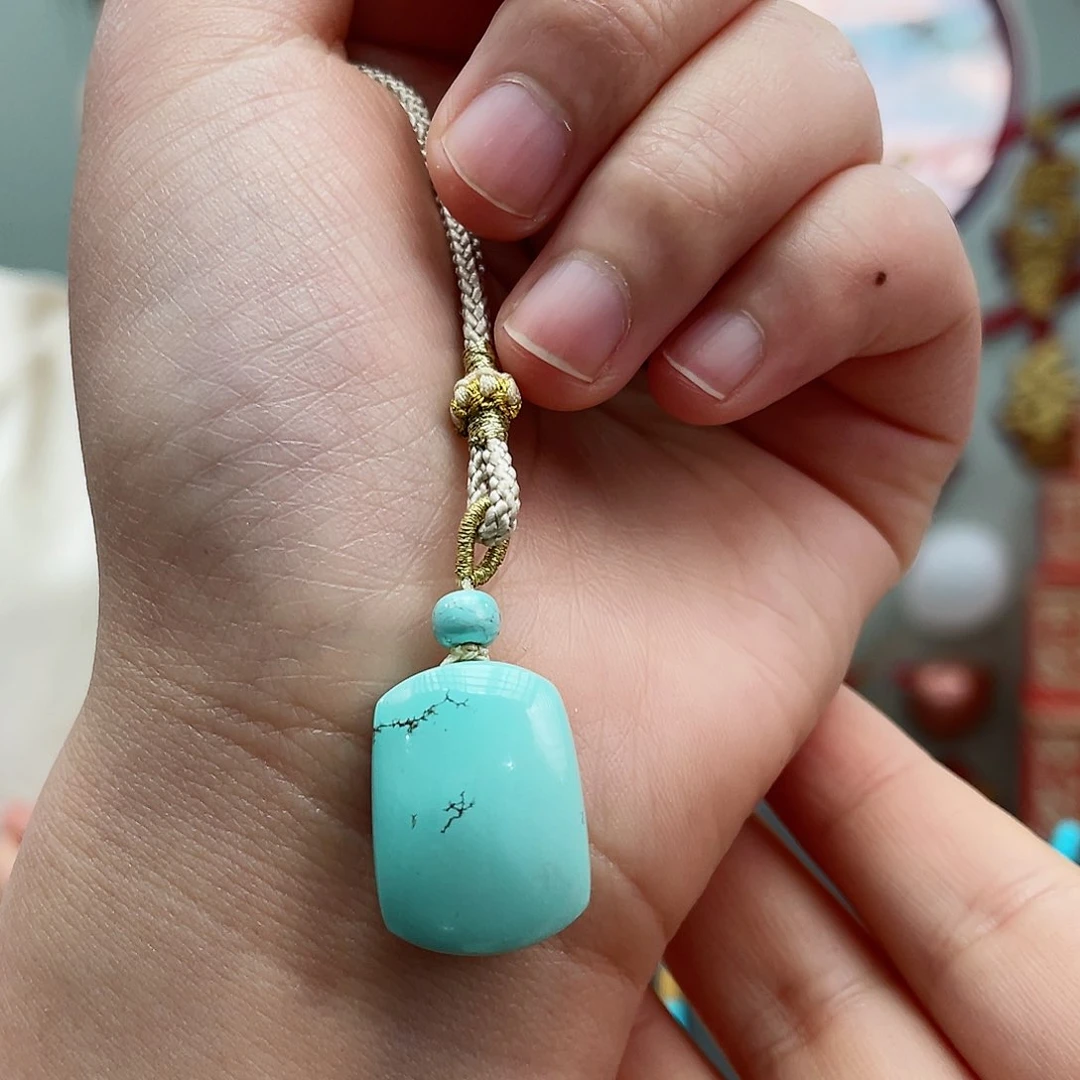 绿松石颈饰未镶嵌